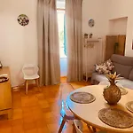 Apartment Casa Viggiano In The Heart Of